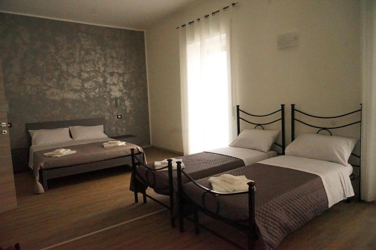 לינה וארוחת בוקר סירקוזה La Residenza Di Adamo מראה חיצוני תמונה